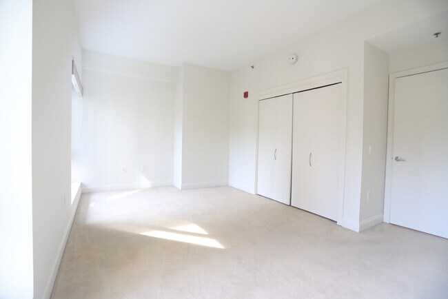 Building Photo - 24 2nd St