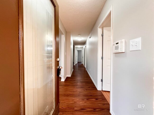 Building Photo - 17831 Fancy Blvd