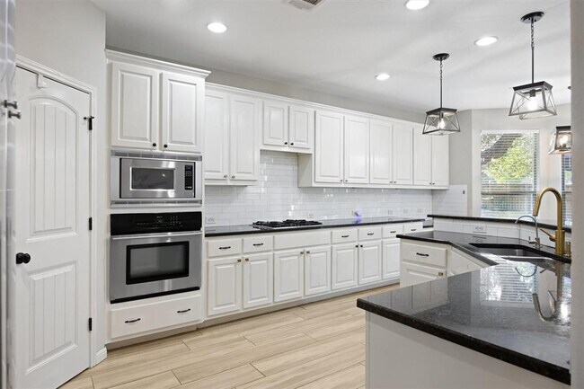 Building Photo - 11109 Claro Vista Cove