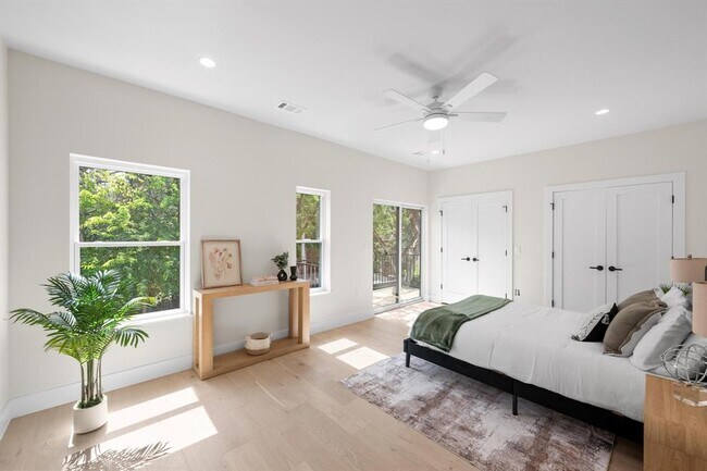 Building Photo - 13 Autumn Oaks Dr