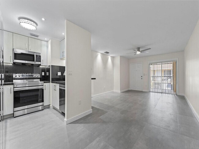 Building Photo - 15639 SW 73rd Cir Terrace