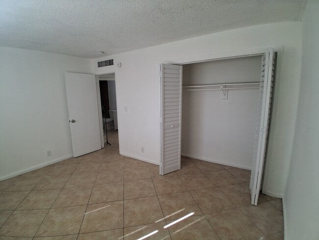 Building Photo - 1333 S Dixie Hwy