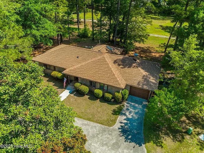 Building Photo - 37 Calabash Dr