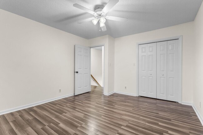 Building Photo - Beautiful Condo in Sango