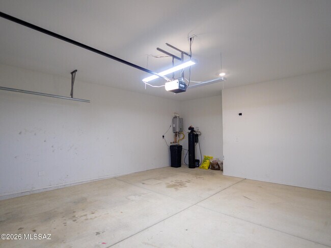 Building Photo - 12011 E Patricia Ann Dr