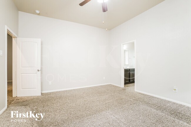 Building Photo - 22559 Stillwater Valley Ln