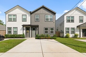 Building Photo - 5544 Shreveport Blvd