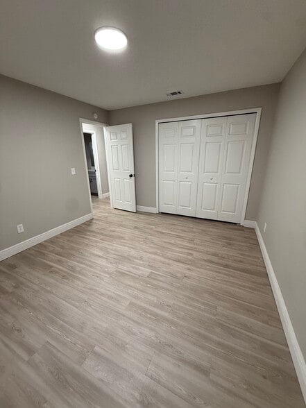 Building Photo - 2539 Christine Dr