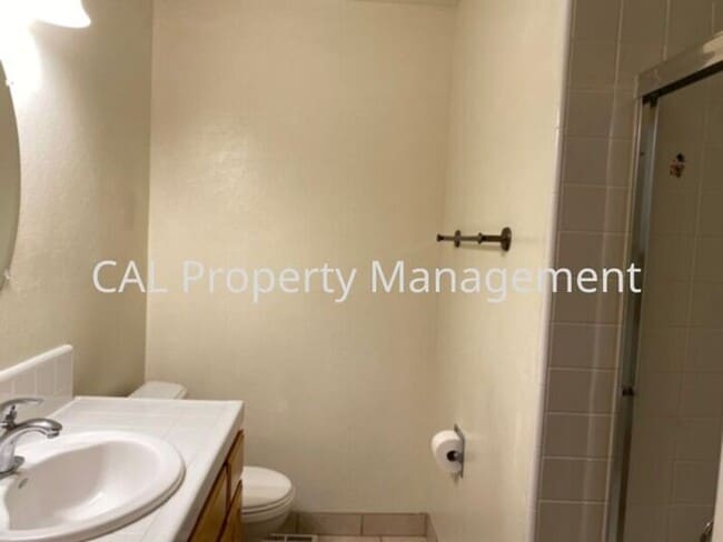 Building Photo - Beautiful 3 bedroom home in Hollister, CA!