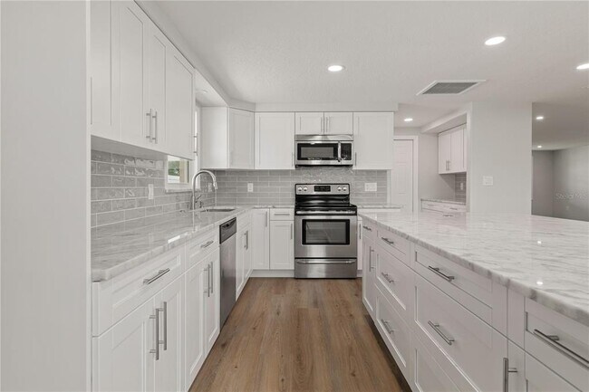 Building Photo - 6617 Harbor Dr