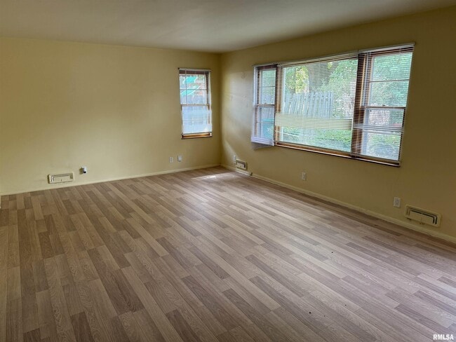 Building Photo - 2944 S 5th St