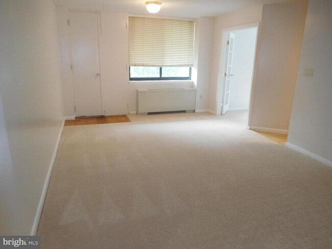 Building Photo - 4390 Lorcom Ln