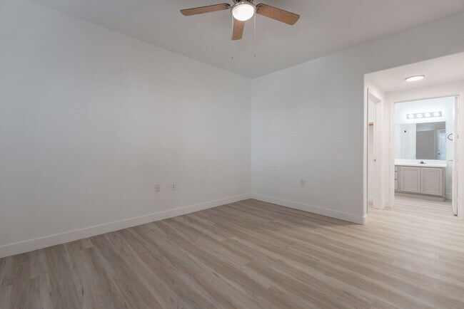 Building Photo - 10245 S Maryland Pkwy