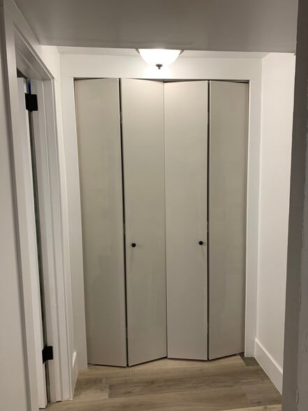Building Photo - 555 E 300 N