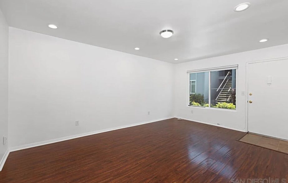 Building Photo - 4750 Noyes St