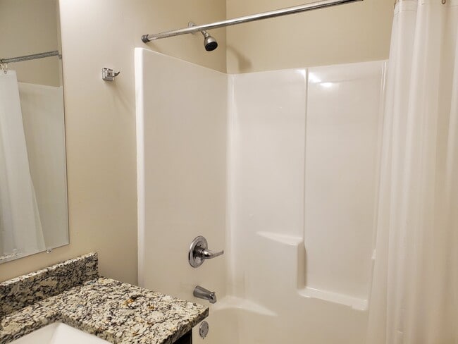 Building Photo - 420 S Longbranch Dr