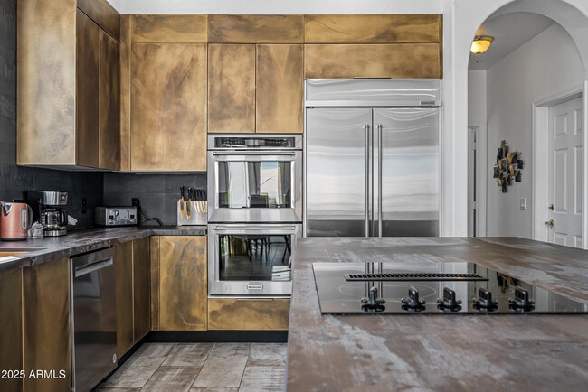 Building Photo - 15831 E Thistle Dr