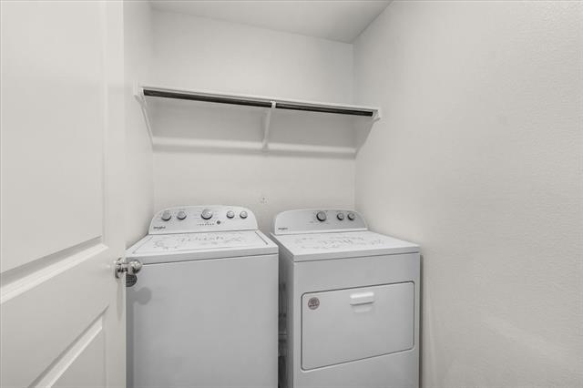 Building Photo - 340 Red Rock Trl