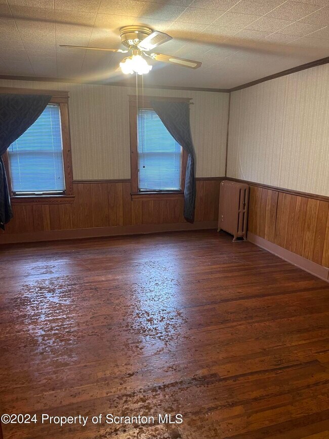 Building Photo - 1312 Main St