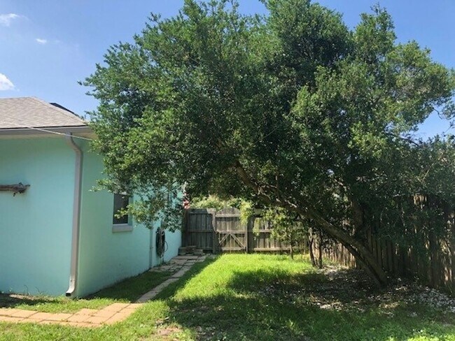 Building Photo - LONG TERM RENTAL available on ANASTASIA ISLAND.