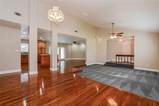 Building Photo - 931 Waverly Dr