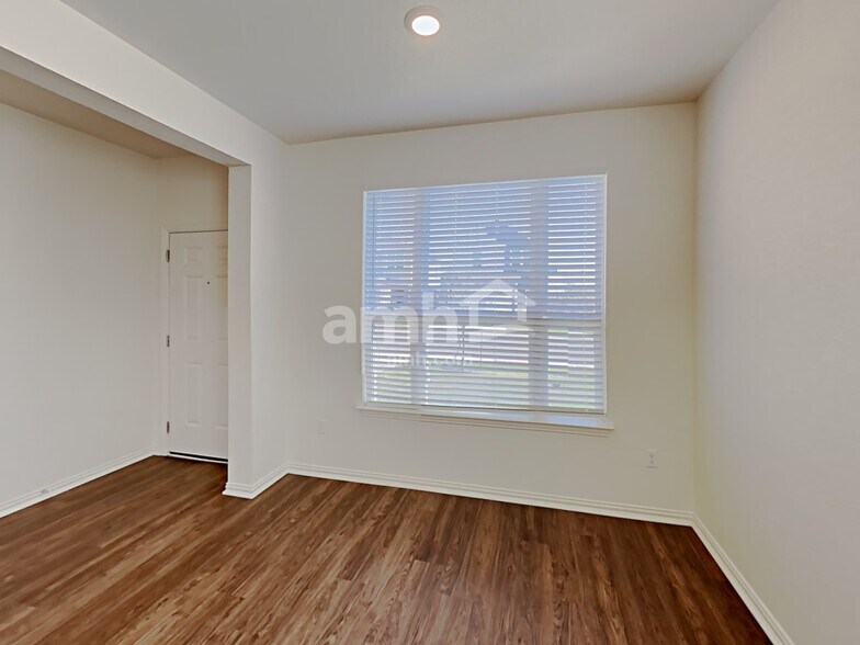 Building Photo - 163 Pebble Creek Run