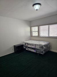 Building Photo - 1142 S King St