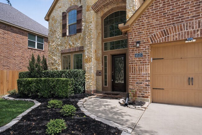 Building Photo - 6535 Arroyo Springs Ln