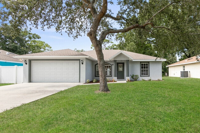 Building Photo - 884 Winchester St