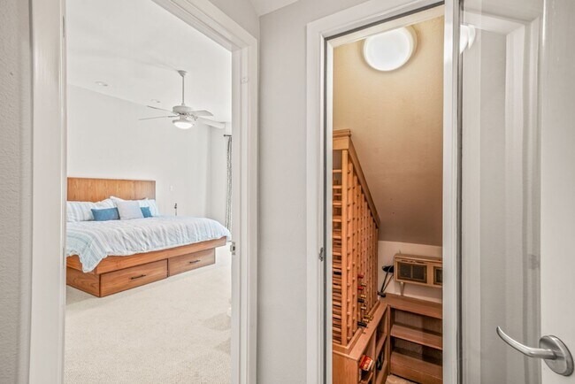 Building Photo - 258 Tuxedo Ave