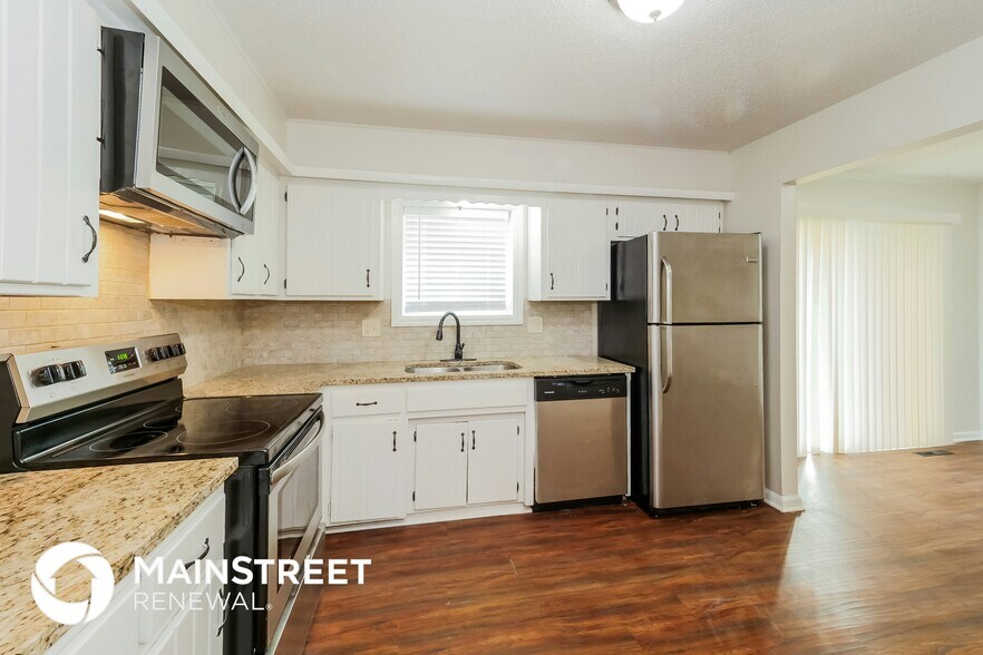 Building Photo - 2808 SE 2 St