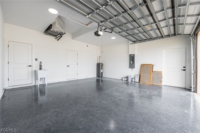 Building Photo - 2713 25th St SW