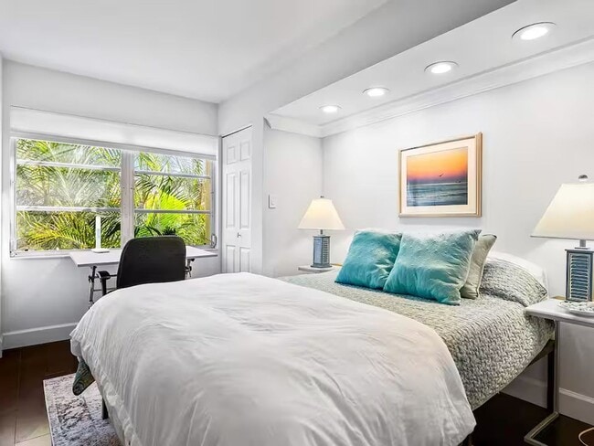 Building Photo - 3700 S Osprey Ave