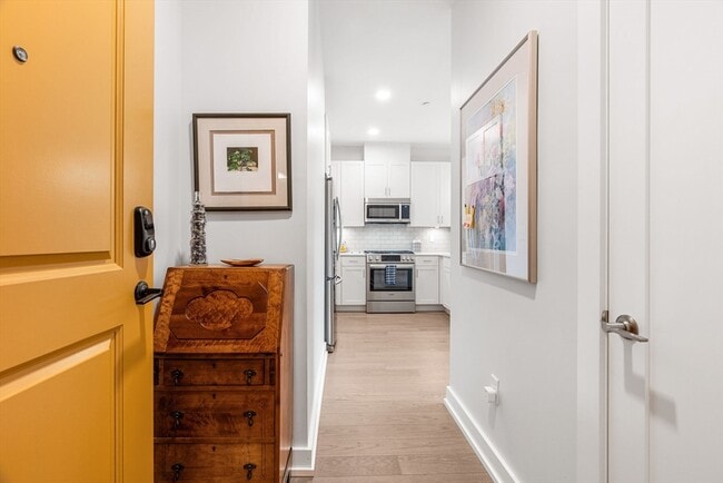 Building Photo - 65 Washington St