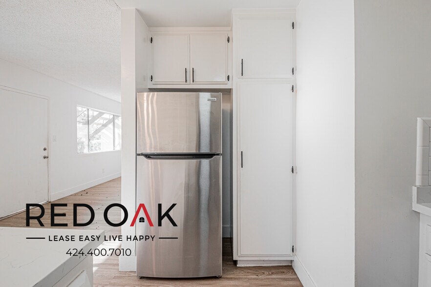 Building Photo - 663 W 13th St