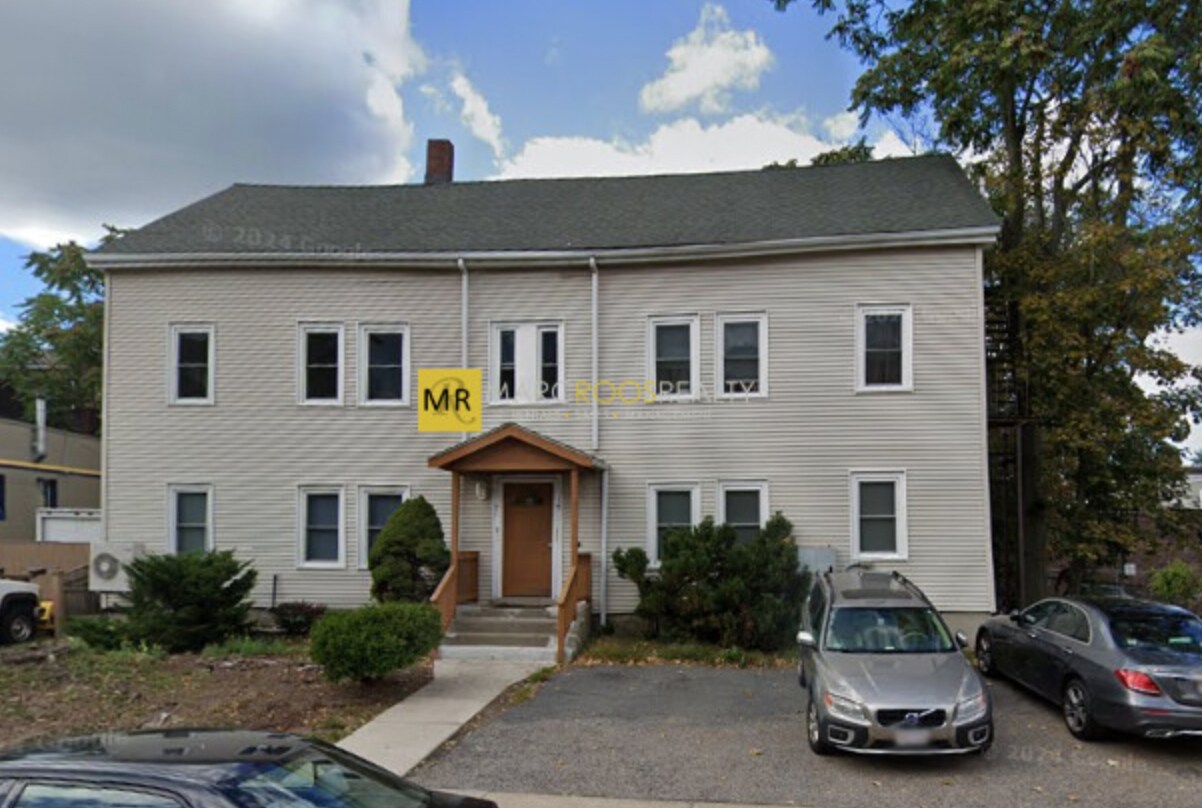 Building Photo - 19 Chestnut St
