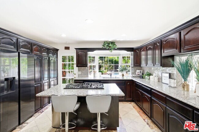 Building Photo - 4115 Laurelgrove Ave