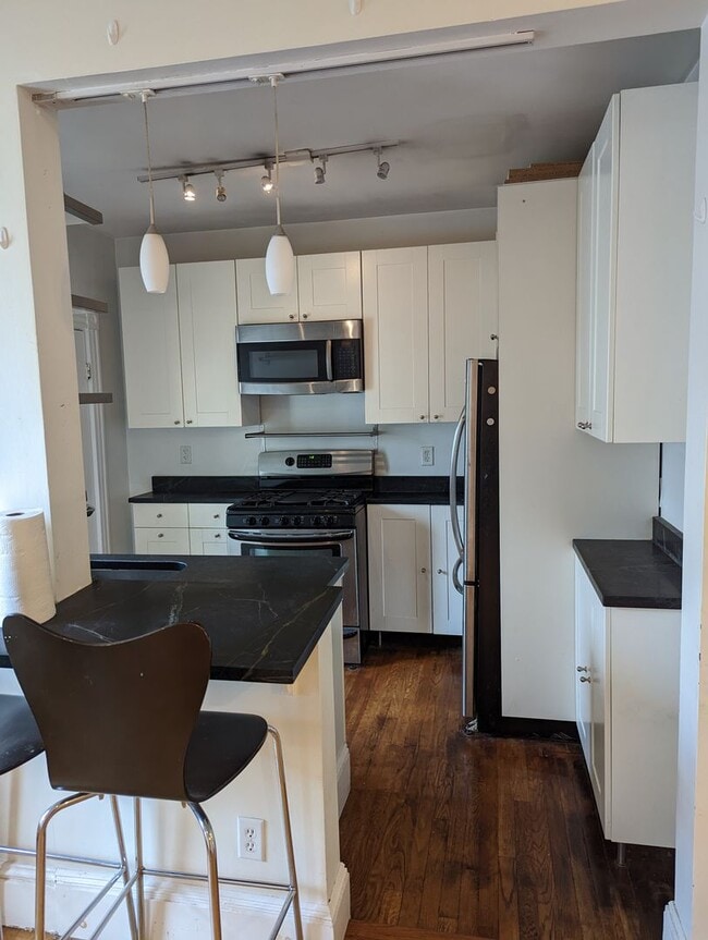 Building Photo - SEPTEMBER 1 Somerville Union Sq 1 BR with deck