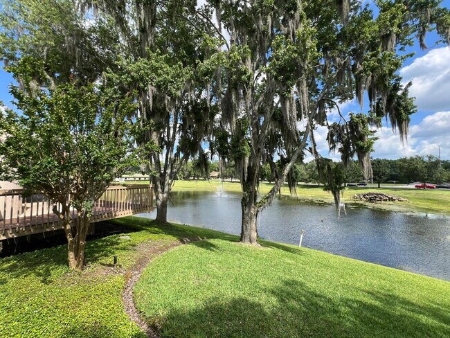 Building Photo - Beautiful 3 BD 2 BATH Home in Gated Community