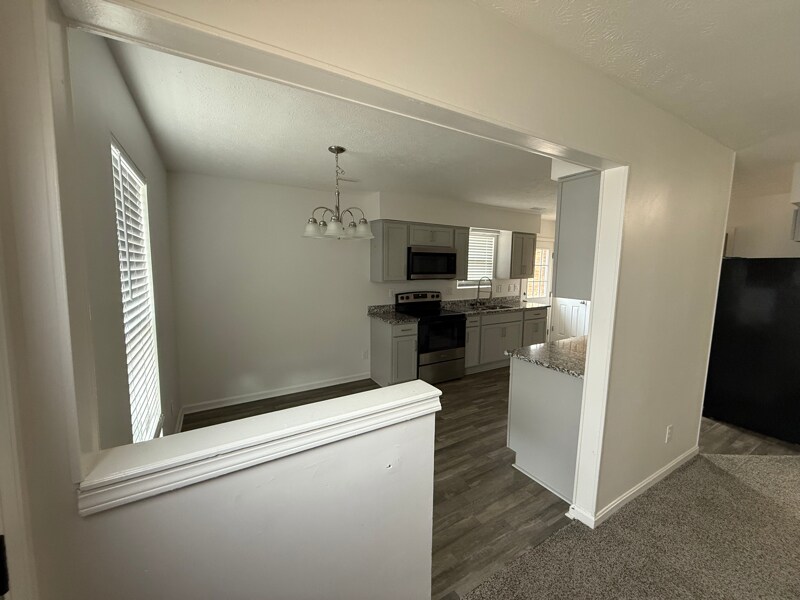 Building Photo - 3910 Dunbar Ave