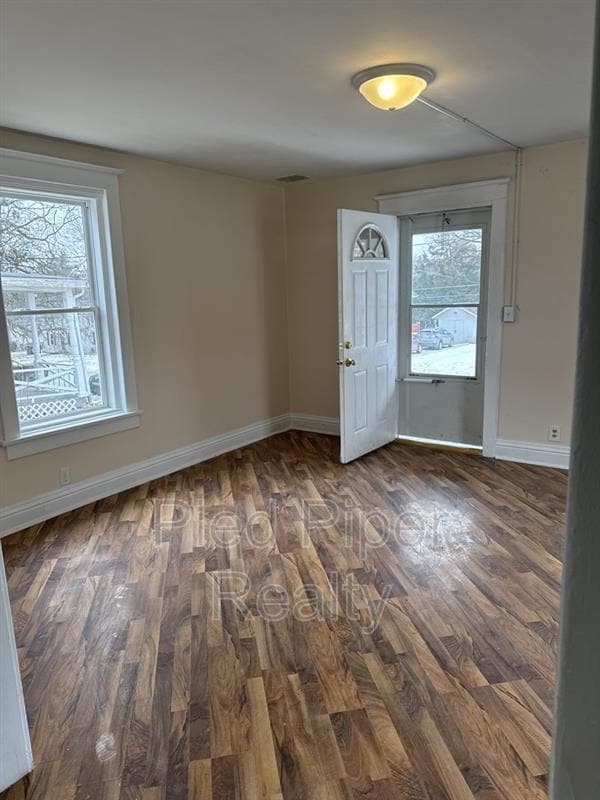 Building Photo - 742 W Homer St