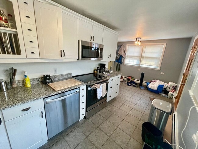 Building Photo - 1 Bedroom Condo for Rent $2,400