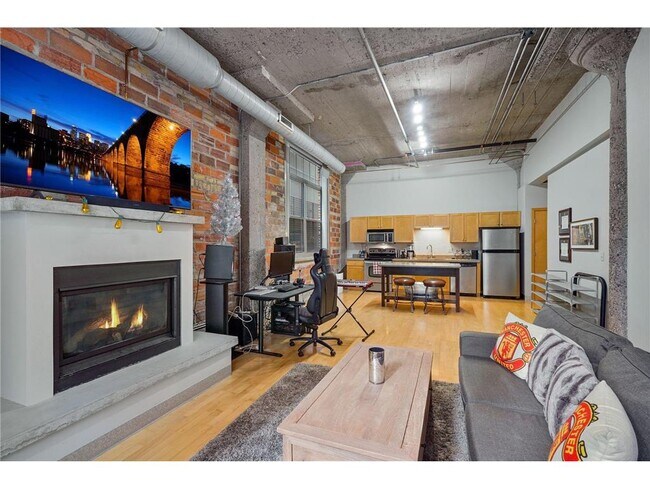 Building Photo - 521 S 7th St