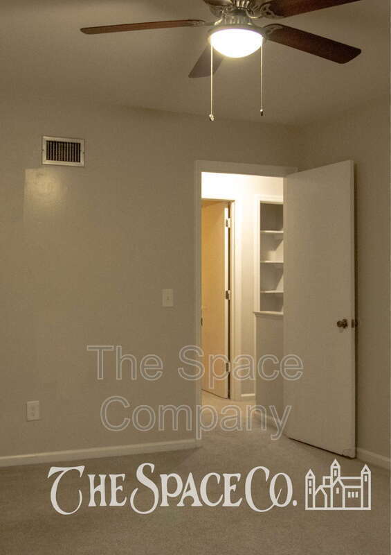 Building Photo - 300 Crestview Dr