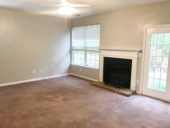 Building Photo - Oakbrooke Meadows