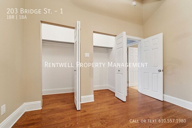 Building Photo - 203 Bridge St