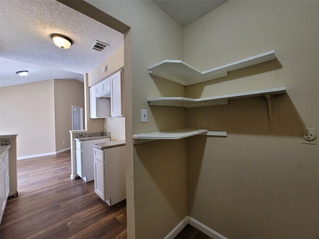 Building Photo - 7310 Arista Dr