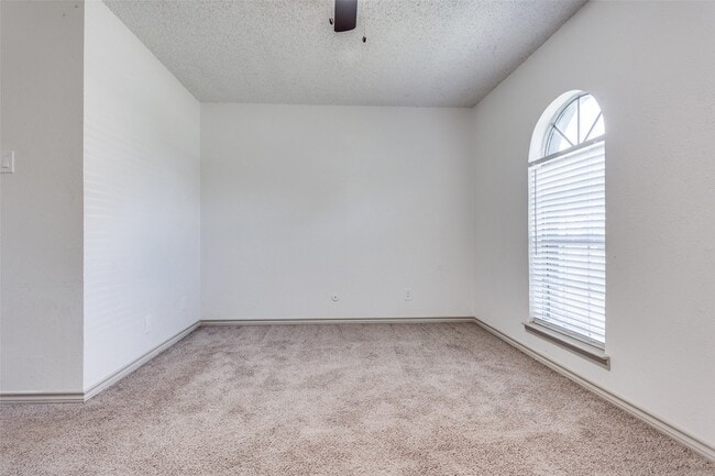 Building Photo - 2128 Trellis Pl