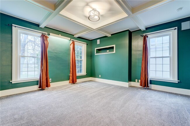 Building Photo - 450 S Main St