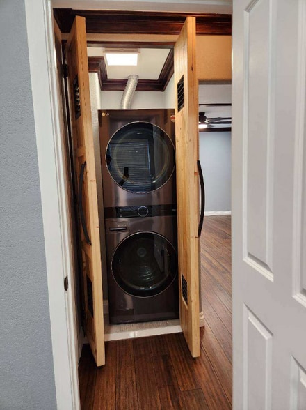 Building Photo - 703 42nd St